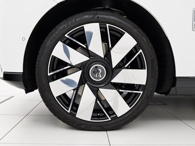 ROLLS-ROYCE CULLINAN - 8