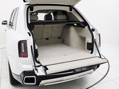 ROLLS-ROYCE CULLINAN - 10