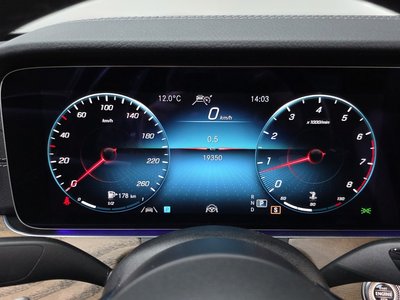 MERCEDES-BENZ E-CLASS - 8