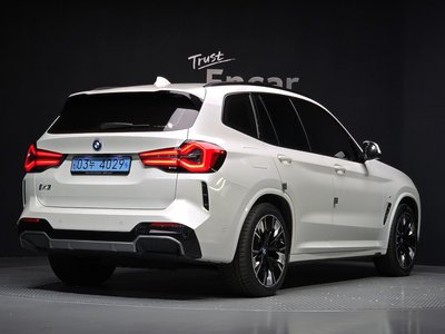 BMW IX3 - 4
