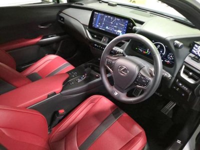 2025 Lexus UX 照片 3