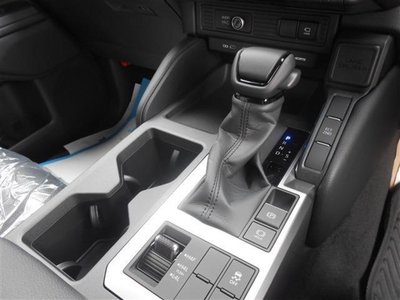 TOYOTA LAND CRUISER 250 - 7