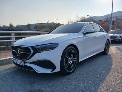 MERCEDES-BENZ E-CLASS - 4