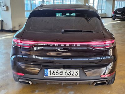 PORSCHE MACAN - 2