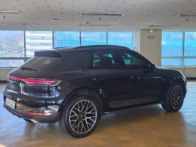 PORSCHE MACAN - 6