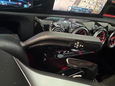 MERCEDES-BENZ CLA - 9