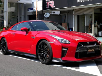NISSAN GT-R - 1