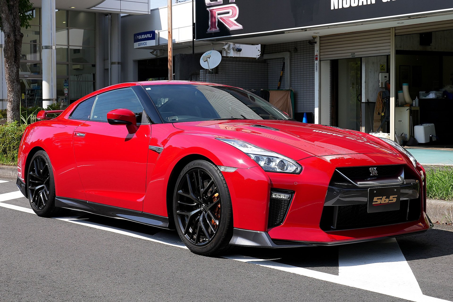 NISSAN GT-R - View 1