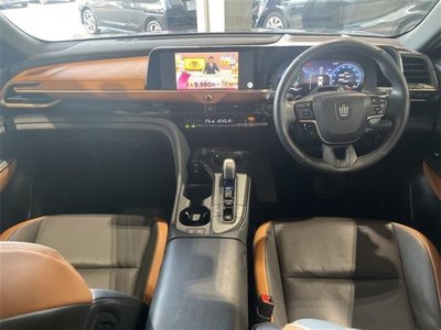 TOYOTA CROWN CROSSOVER - 8