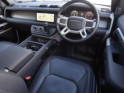 LAND ROVER DEFENDER - 3