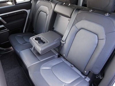 LAND ROVER DEFENDER - 4