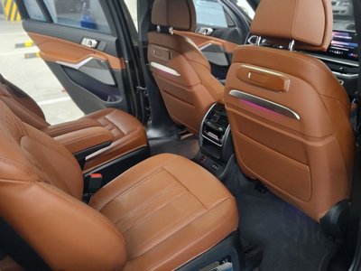 2026 BMW X7 thumbnail 12