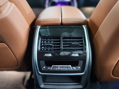 2026 BMW X7 thumbnail 14