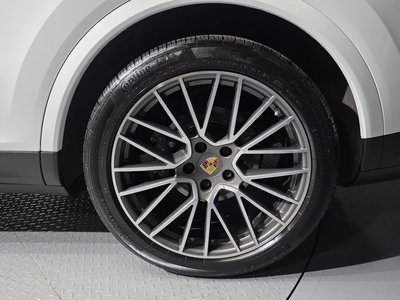 صورة 8 لـ 2022 Porsche CAYENNE