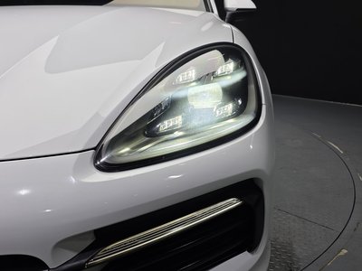 صورة 9 لـ 2022 Porsche CAYENNE