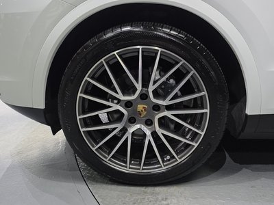 صورة 6 لـ 2022 Porsche CAYENNE