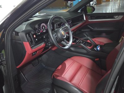 2025 Porsche CAYENNE 照片 9