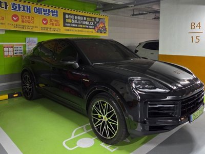 2025 Porsche CAYENNE 照片 4