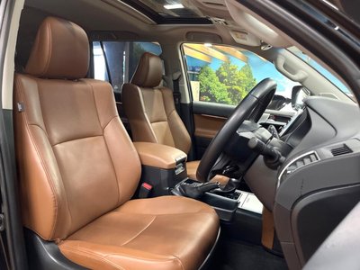 TOYOTA LAND CRUISER PRADO - 8