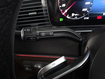 2025 Mercedes-BENZ GLE — миниатюра 30