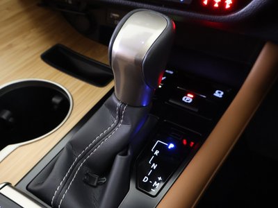 2021 Lexus RX — миниатюра 16