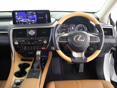 صورة 9 لـ 2021 Lexus RX