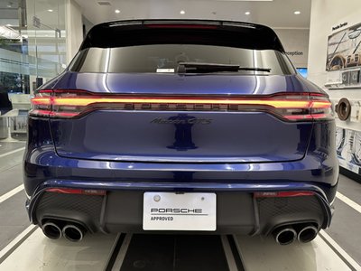 PORSCHE MACAN - 4