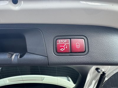 MERCEDES-BENZ GLA - 10