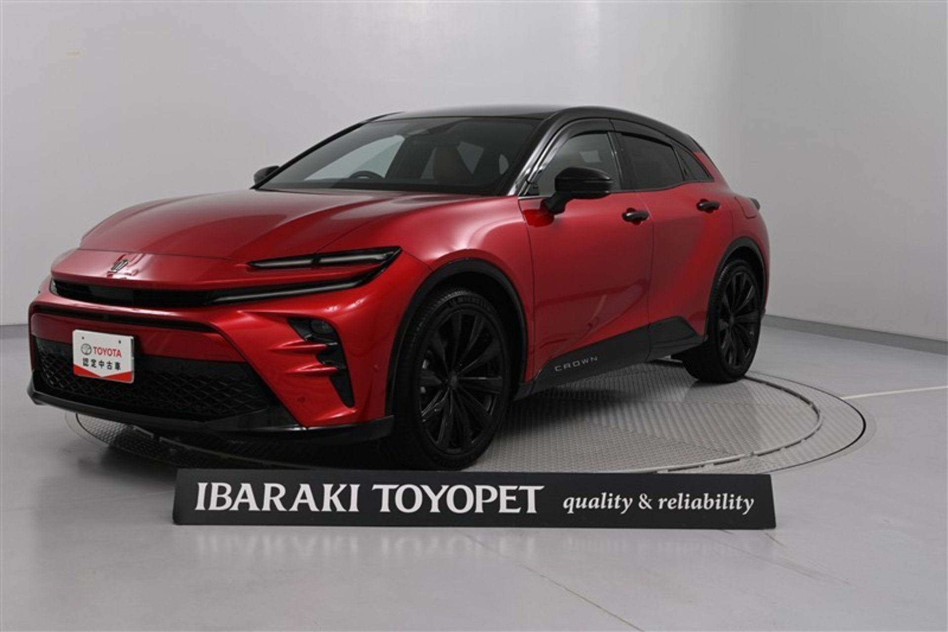 TOYOTA CROWN SPORT - View 1