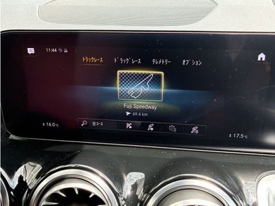2022 Mercedes-BENZ GLB AMG — миниатюра 38