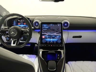 صورة 6 لـ 2025 Mercedes-BENZ GT AMG