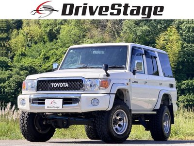 TOYOTA LAND CRUISER 70 - 1