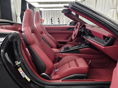 2025 Porsche 911 — миниатюра 18