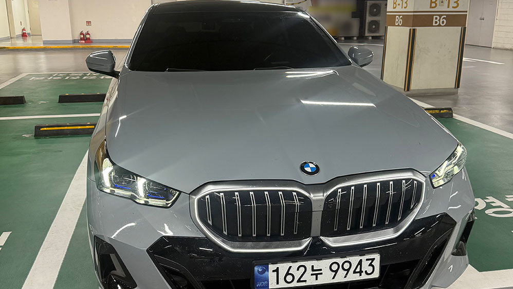 BMW 5 SERIES - View 1