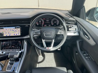 AUDI Q8 - 8