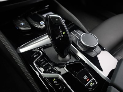 BMW 5 SERIES - 10