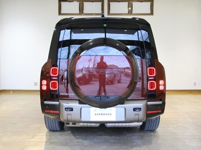 LAND ROVER DEFENDER - 8