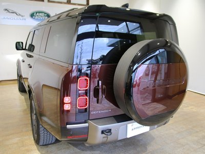 LAND ROVER DEFENDER - 6