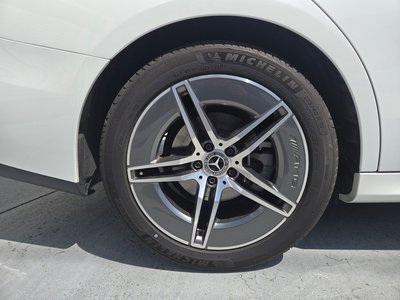 MERCEDES-BENZ E-CLASS - 7