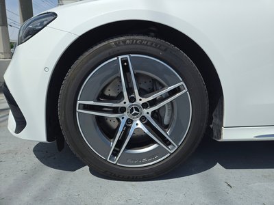 MERCEDES-BENZ E-CLASS - 8