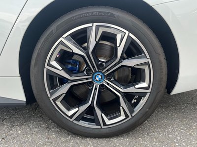 2024 BMW I4 — миниатюра 16