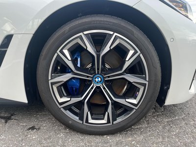 2024 BMW I4 — миниатюра 20