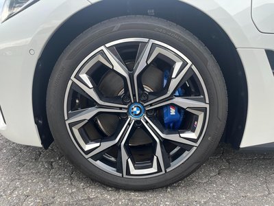 2024 BMW I4 — миниатюра 13