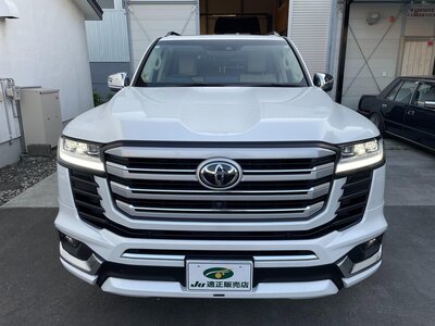 TOYOTA LAND CRUISER 300 - 6