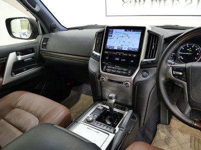 صورة مصغرة 21 لـ 2016 Toyota LAND CRUISER 200