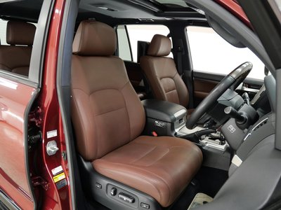 صورة 4 لـ 2016 Toyota LAND CRUISER 200