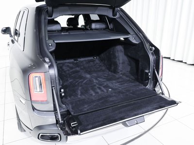 ROLLS-ROYCE CULLINAN - 10