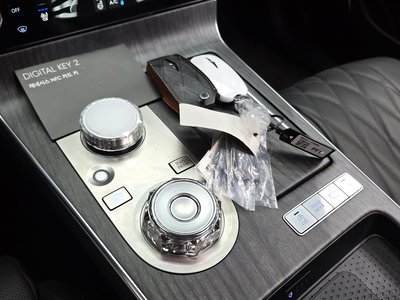 2024 Genesis G80 (RG3) thumbnail 12