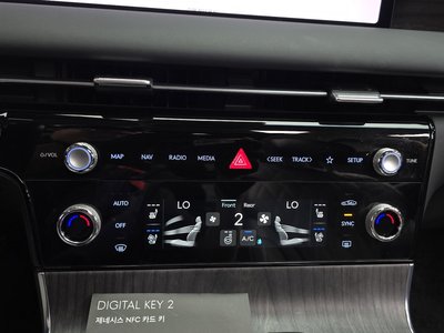 2024 Genesis G80 (RG3) thumbnail 33