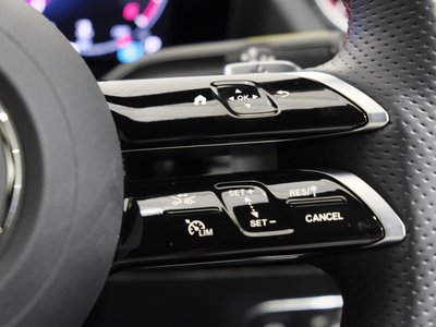 MERCEDES-BENZ GLA - 10